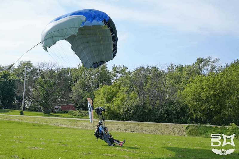 Safe Tandem Landing